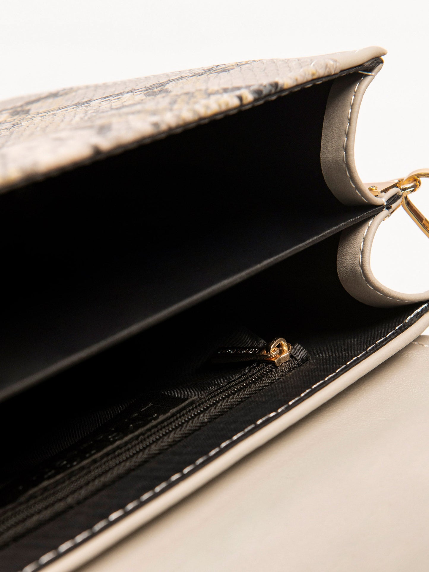 Printed Textured Handbag