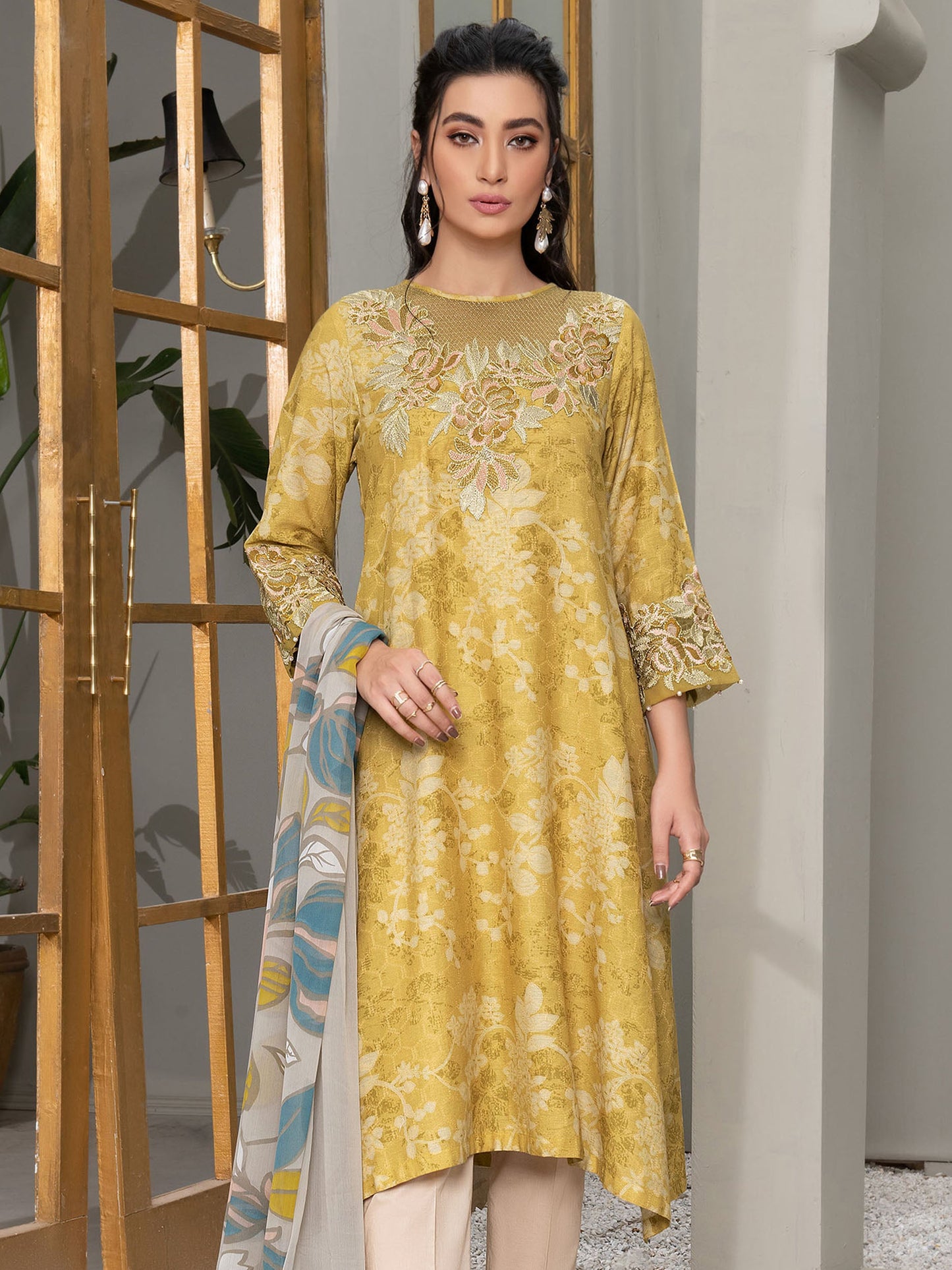 Embroidered Jacquard 2 Piece Suit