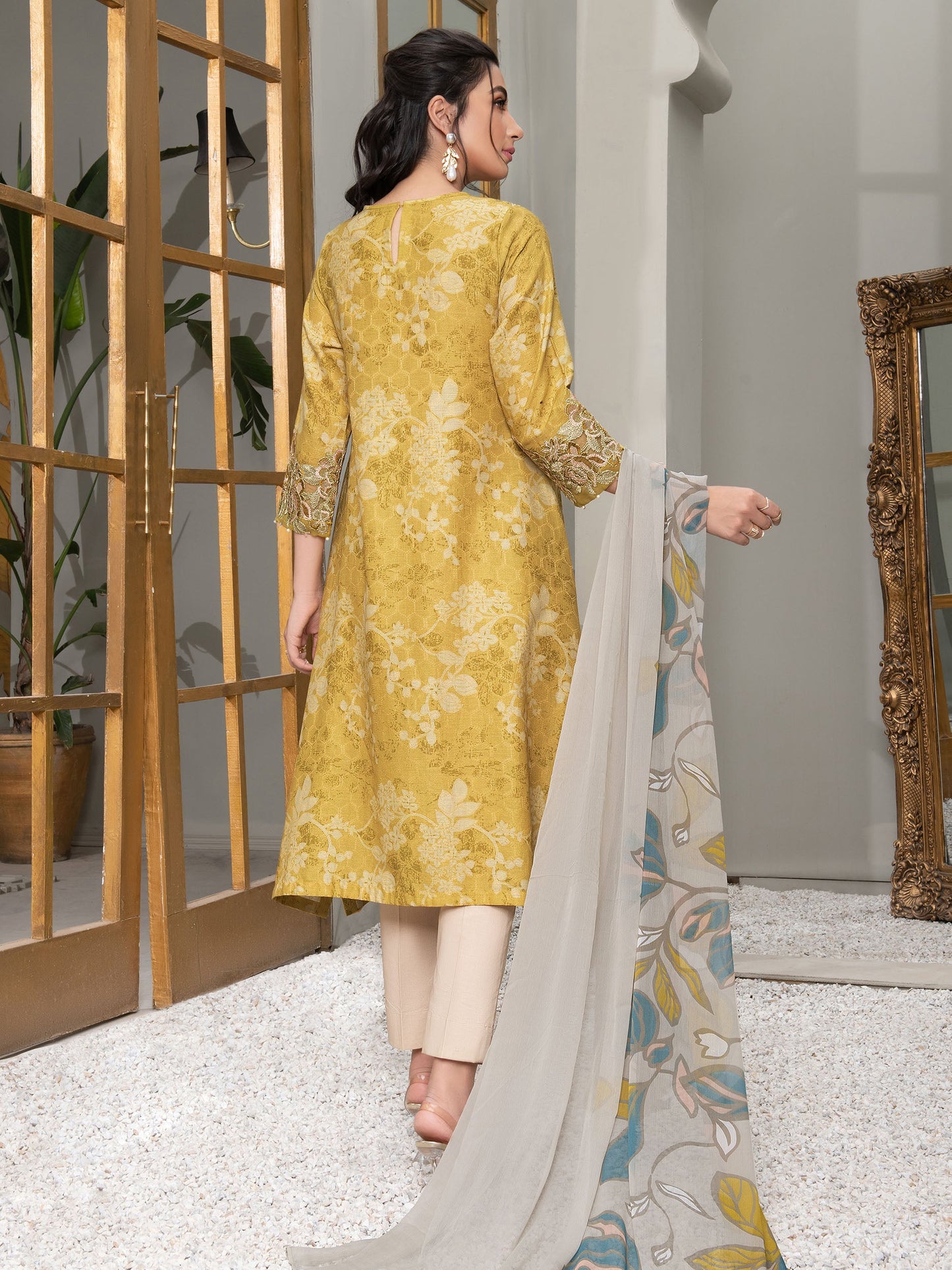 Embroidered Jacquard 2 Piece Suit