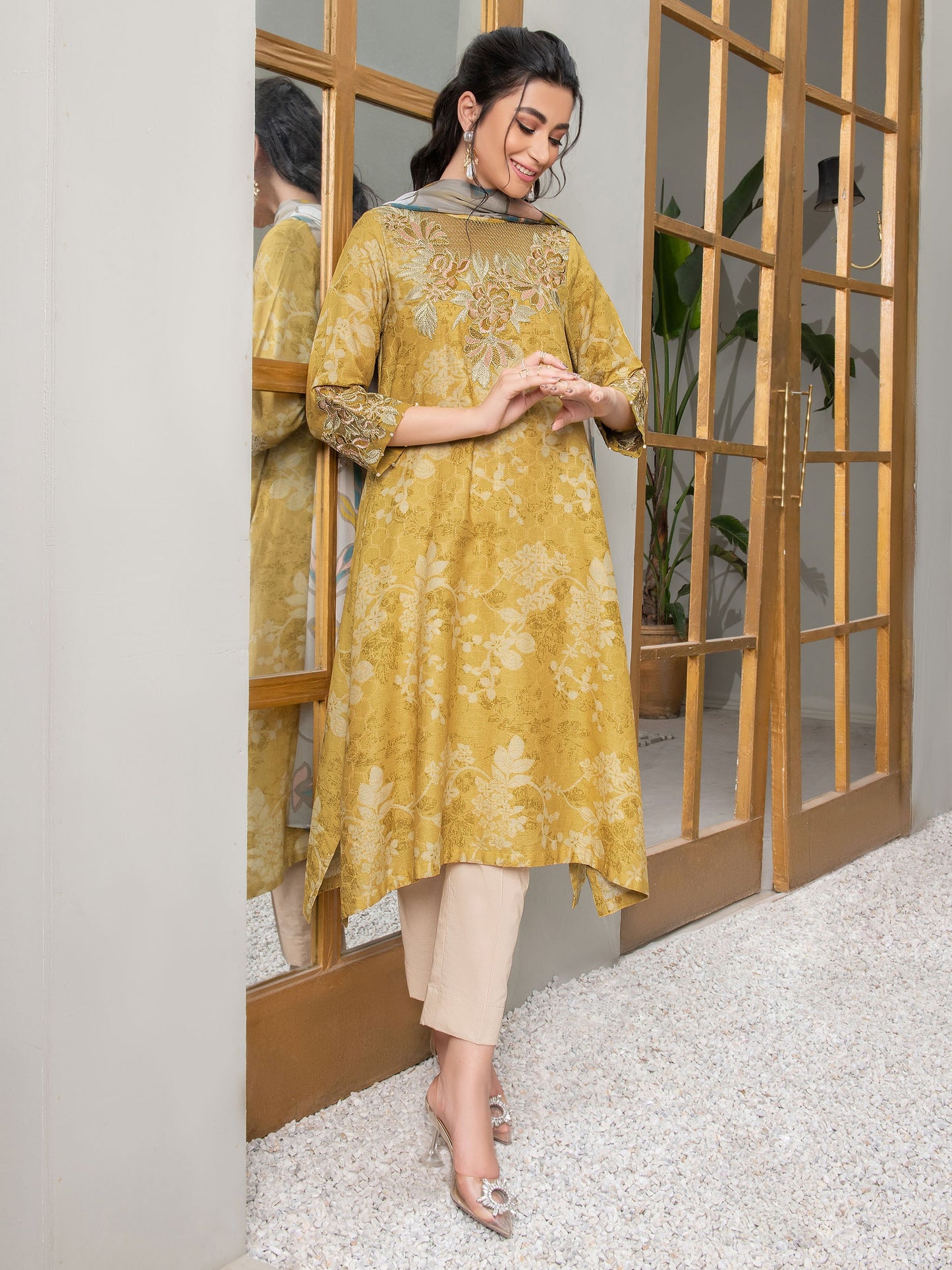 Embroidered Jacquard 2 Piece Suit