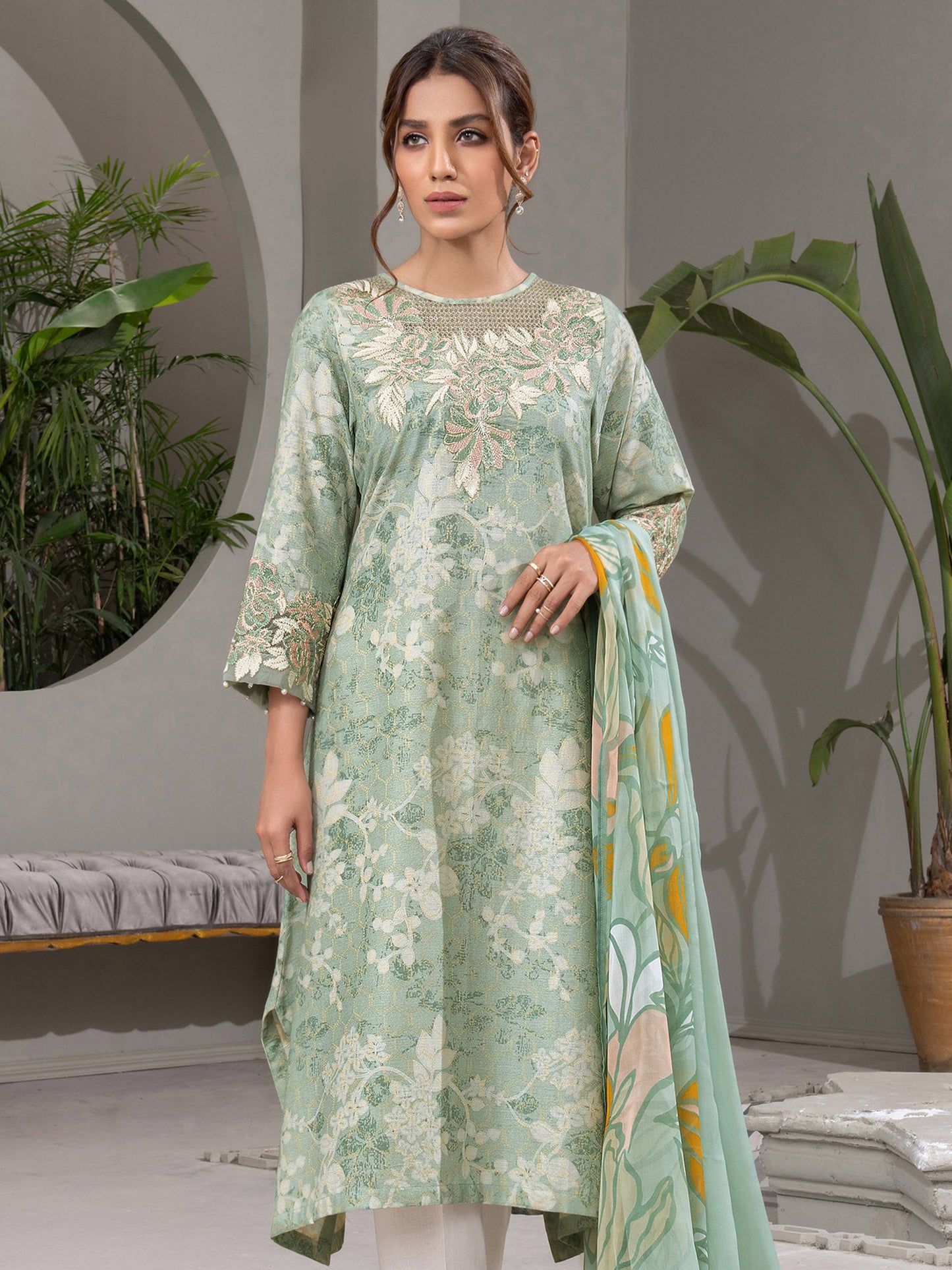 Embroidered Jacquard 2 Piece Suit