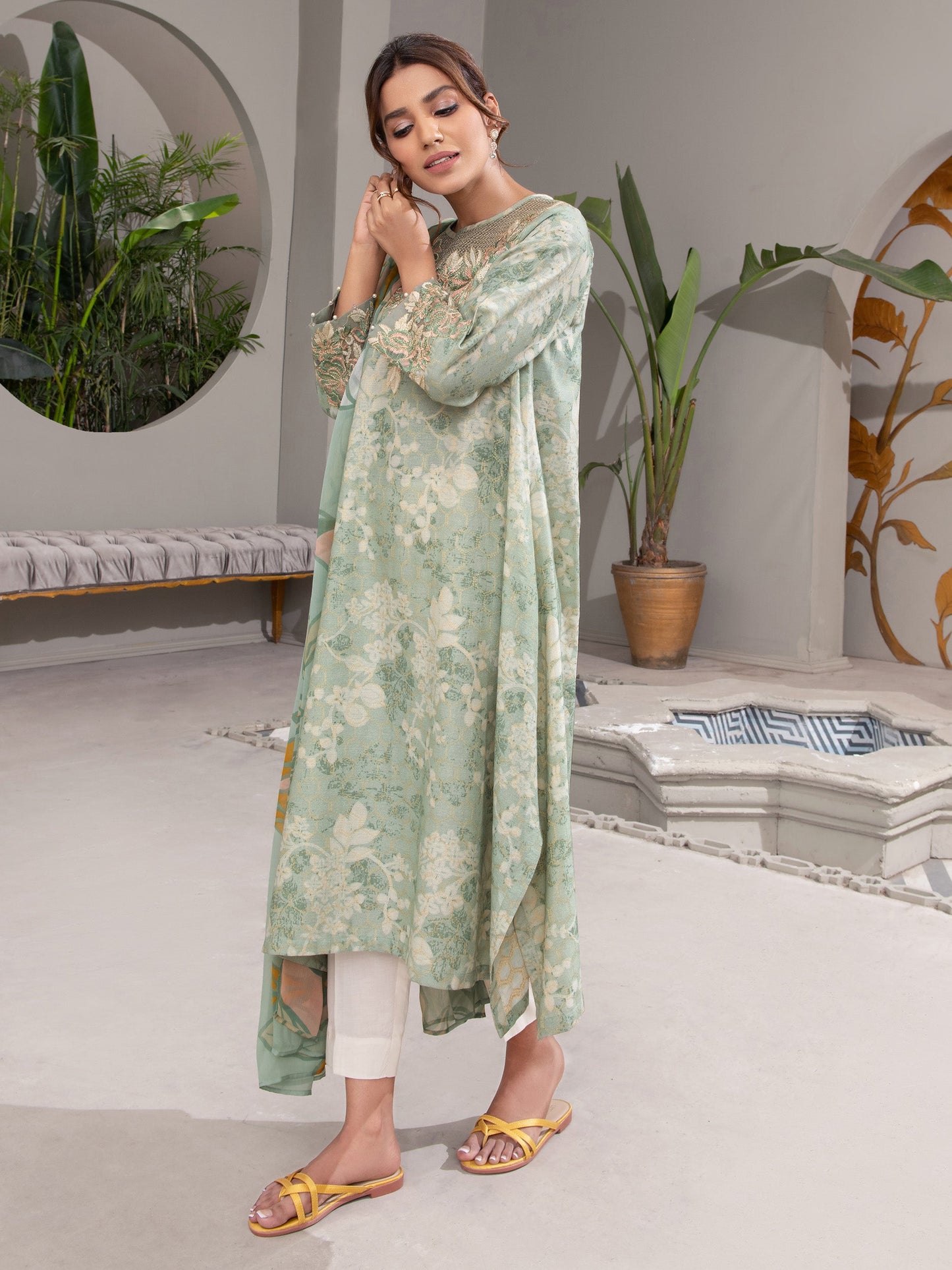 Embroidered Jacquard 2 Piece Suit