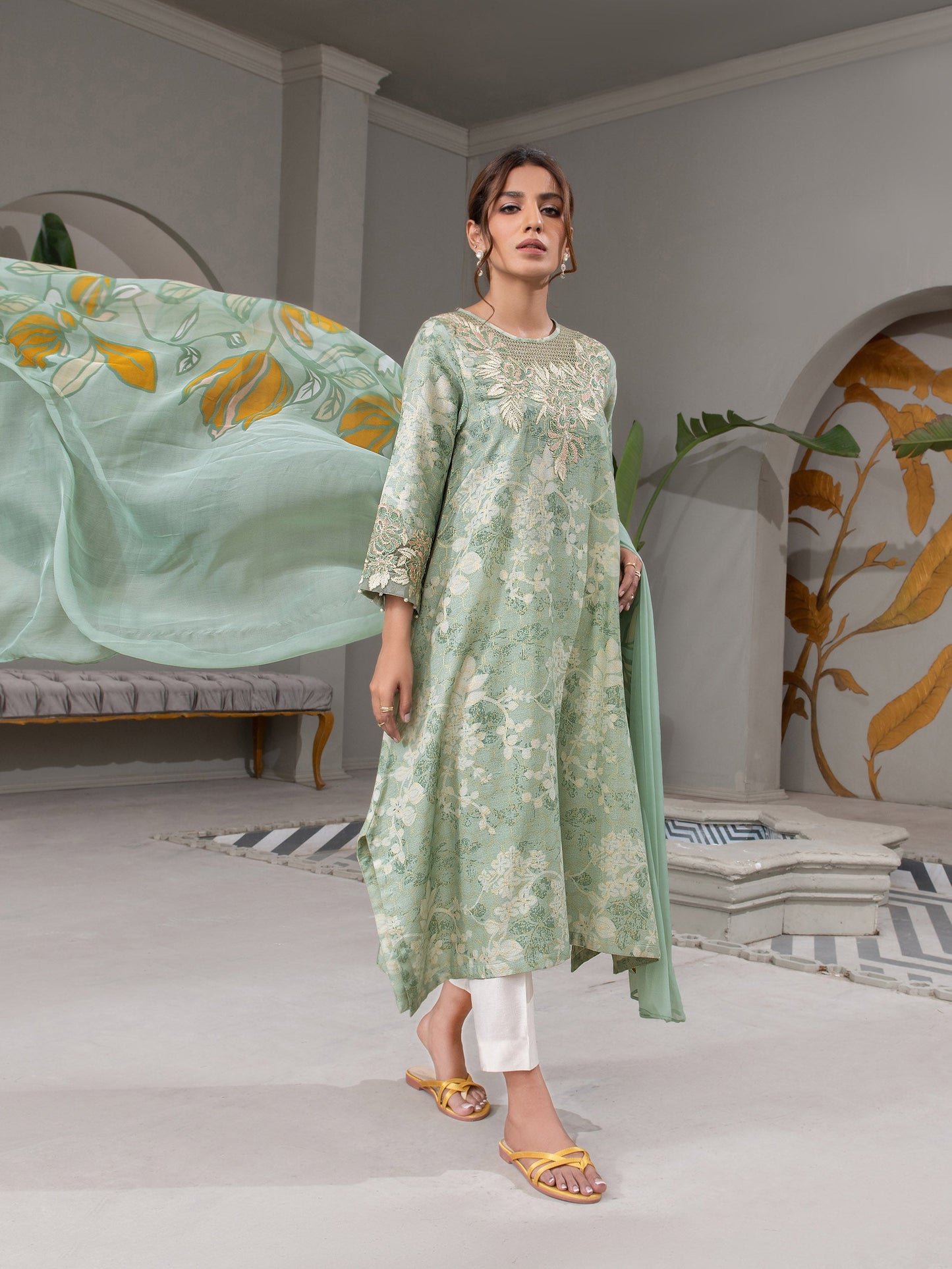 Embroidered Jacquard 2 Piece Suit