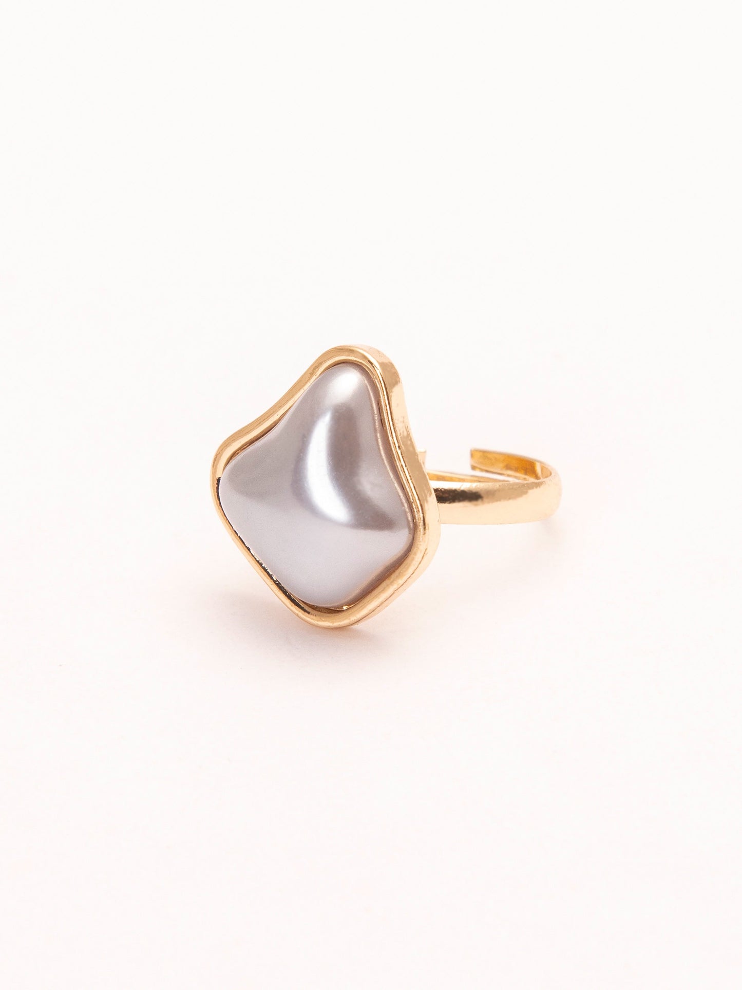 Deshaped Stone Ring
