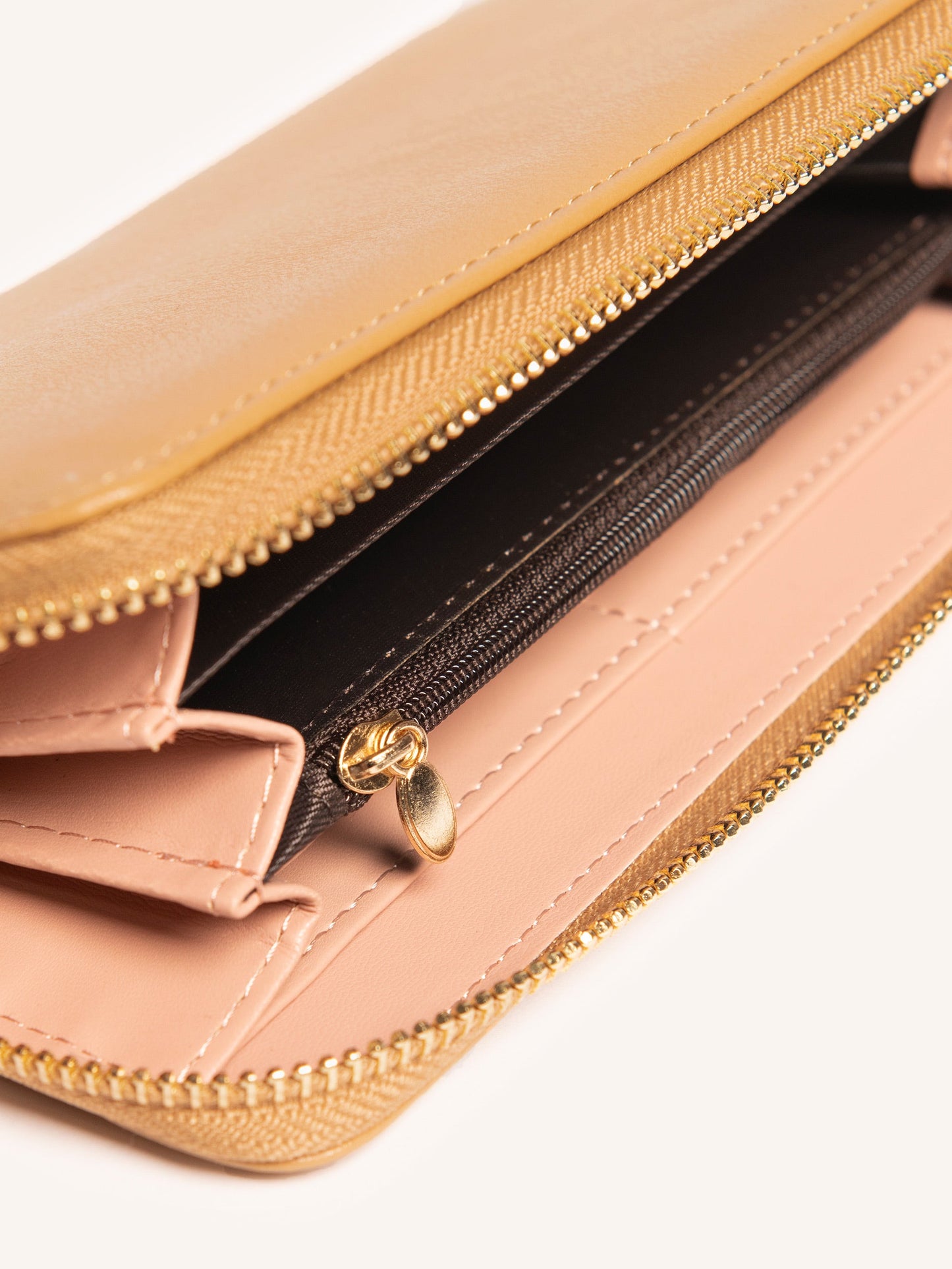 Classic Zipped Wallet