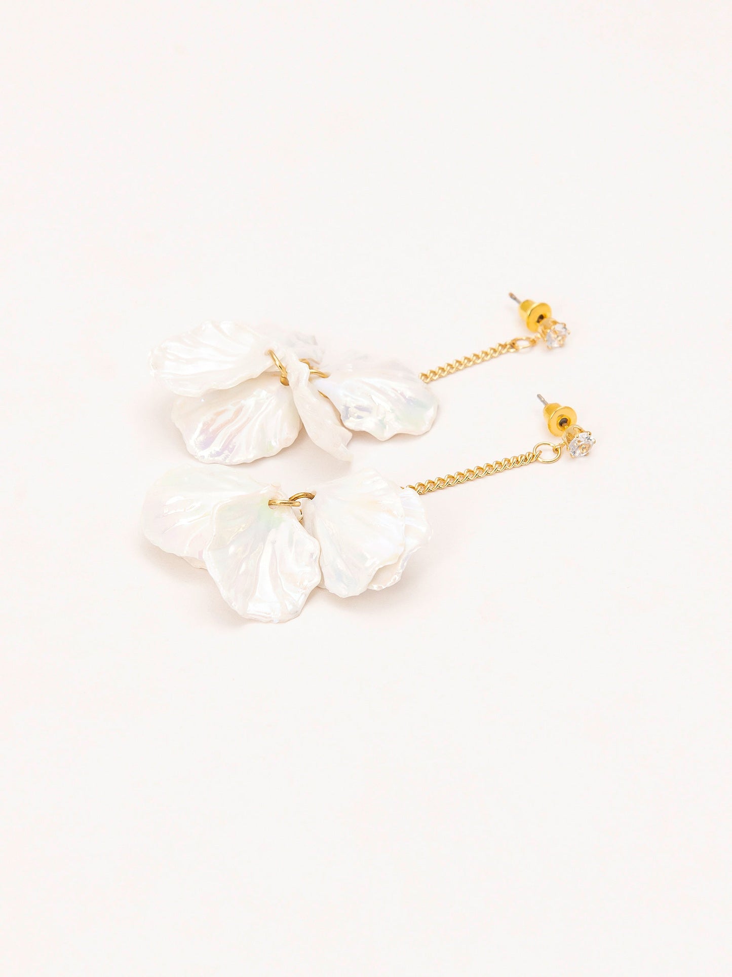 Petal Dangling Earrings