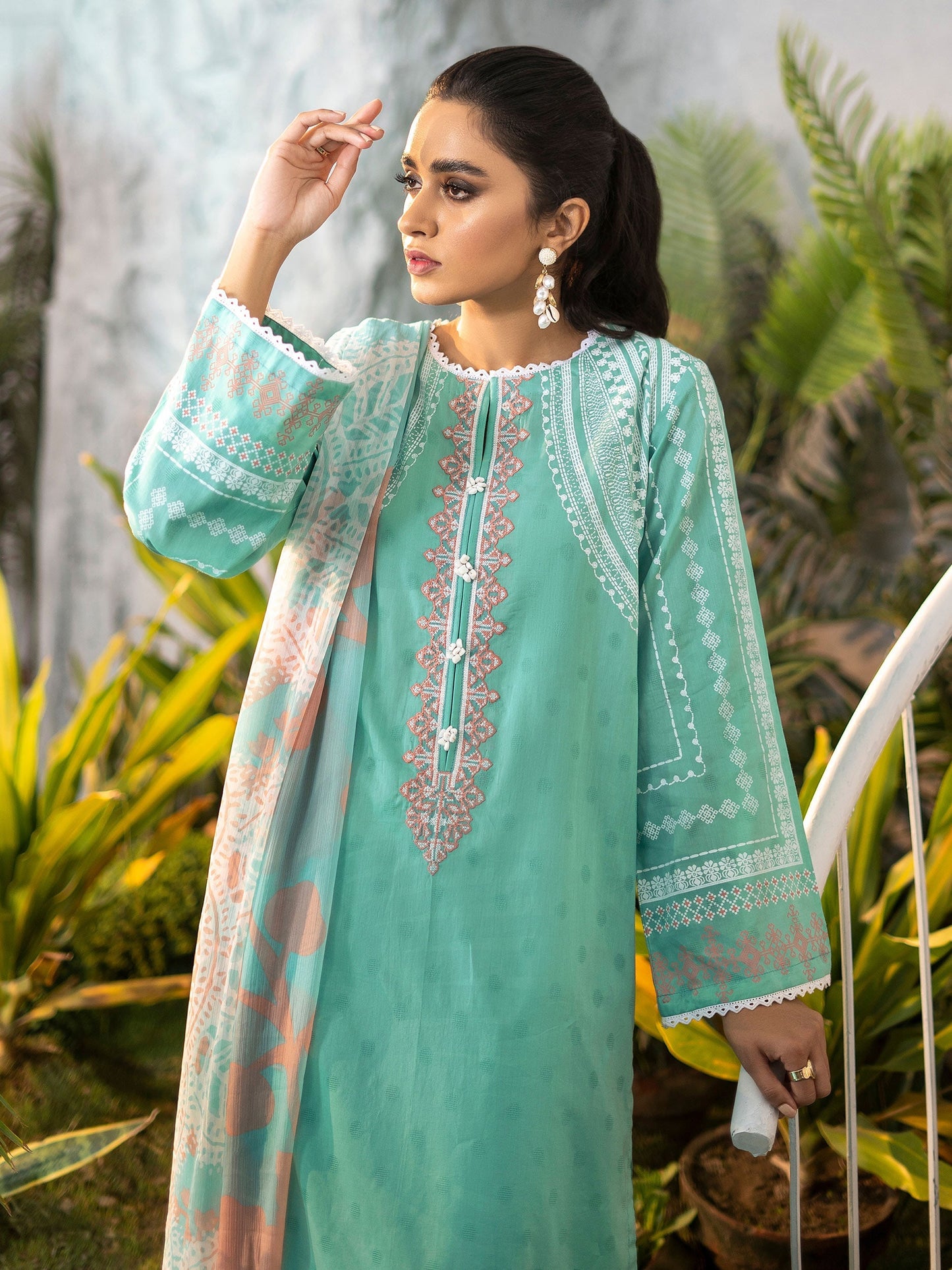 3 Piece Embroidered Lawn Suit