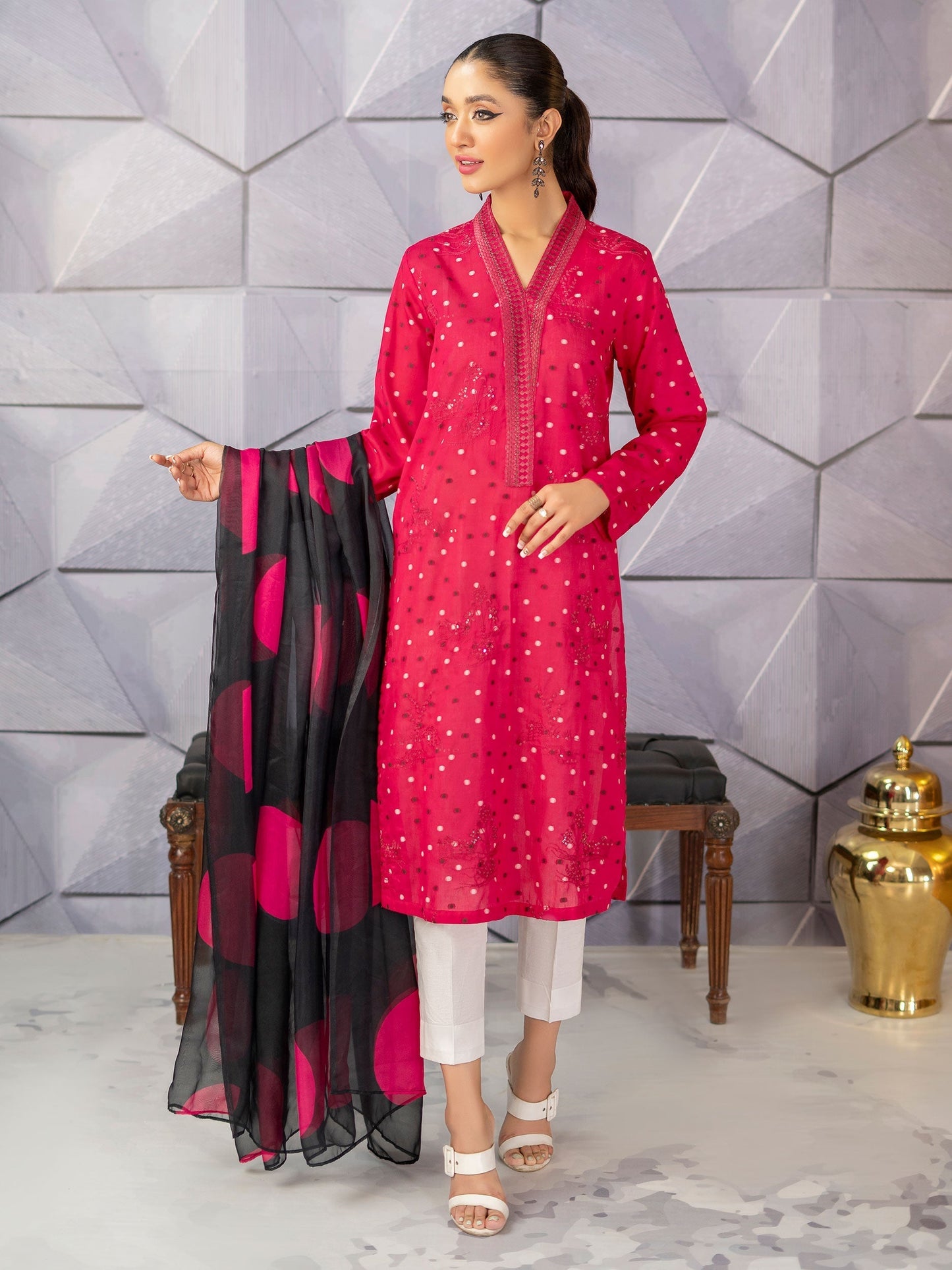 2 Piece Embroidered Jacquard Suit