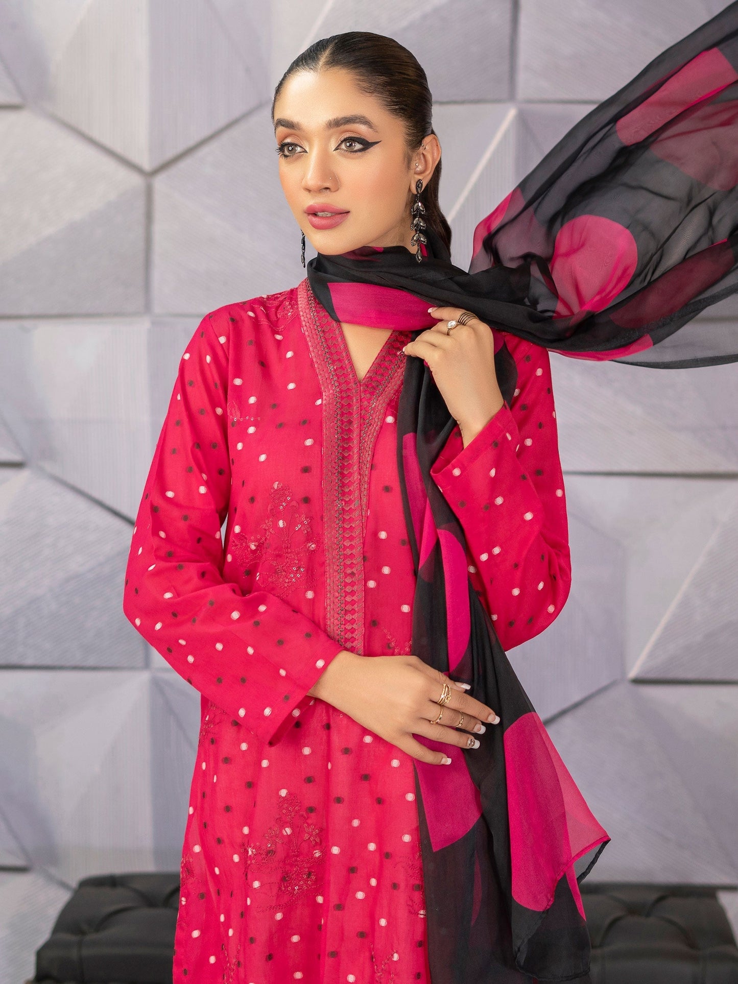 2 Piece Embroidered Jacquard Suit