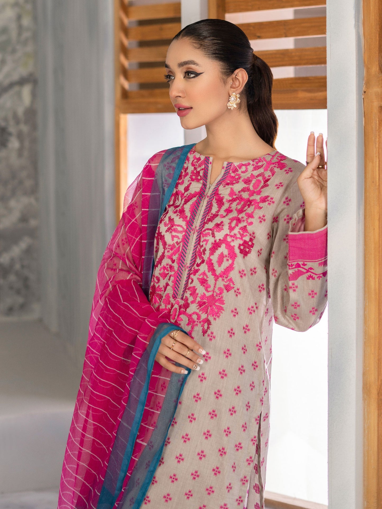 3 Piece Embroidered Jacquard Suit