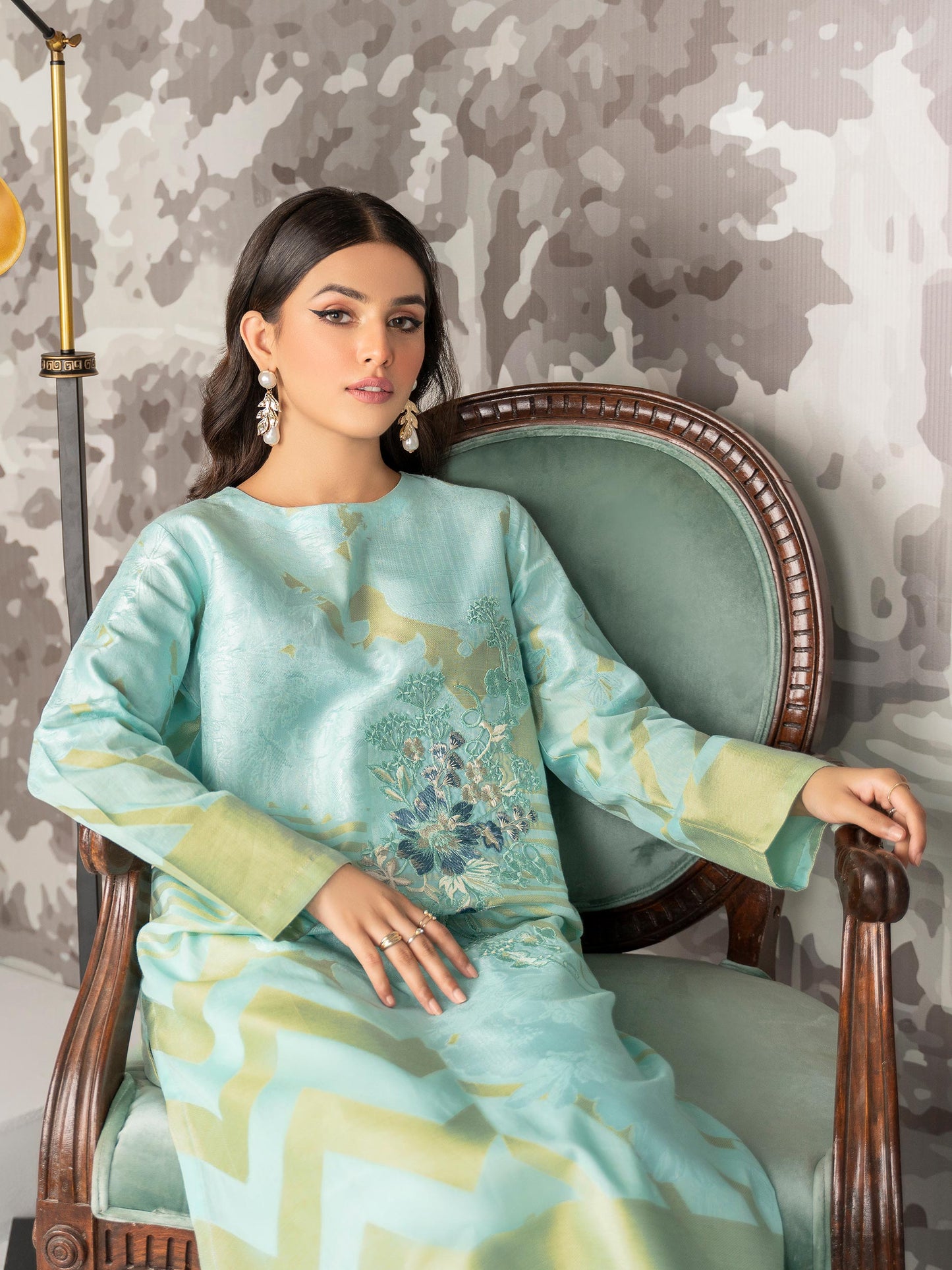 2 Piece Embroidered Jacquard Suit