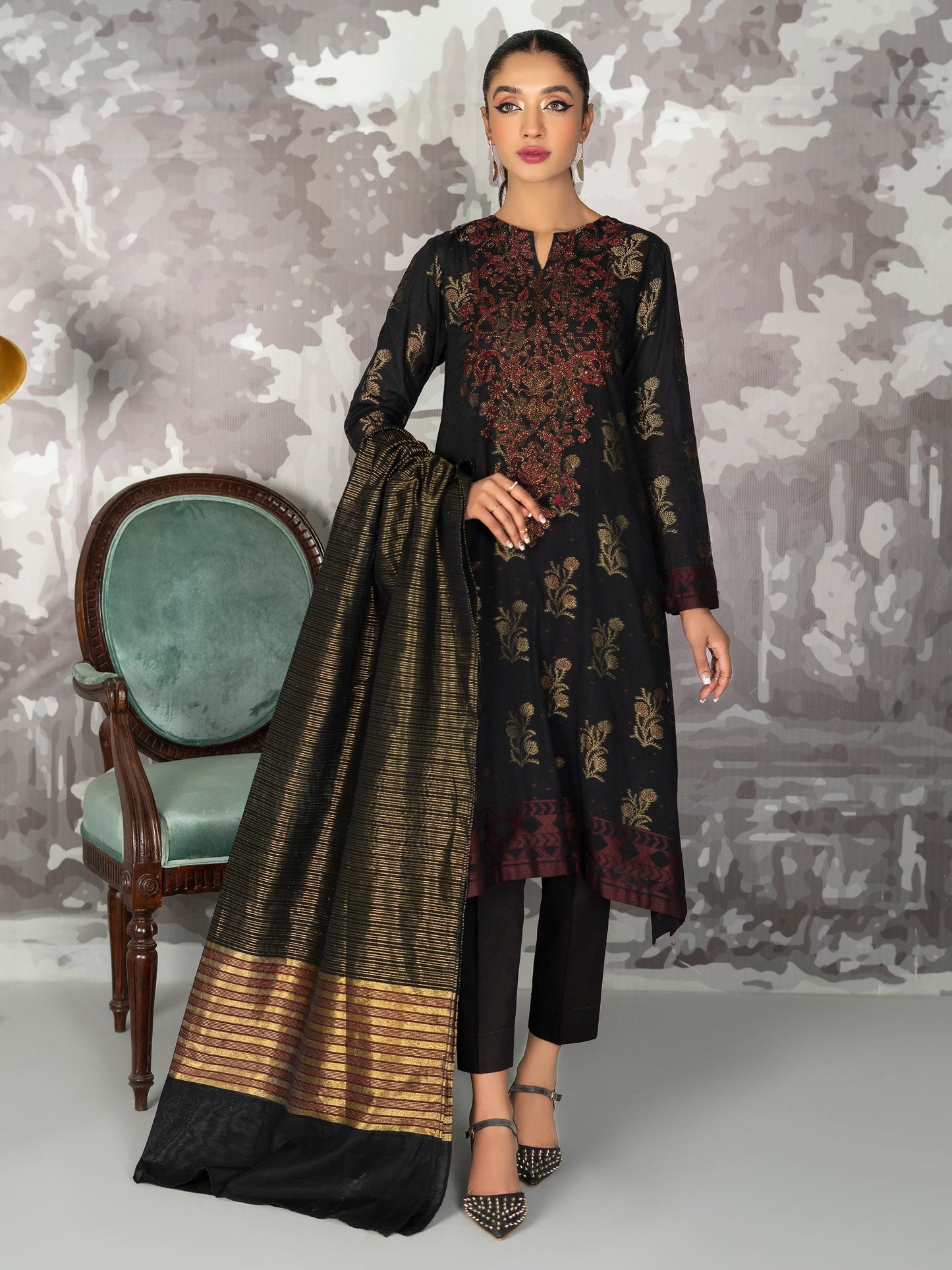 3 Piece Embroidered Jacquard Suit