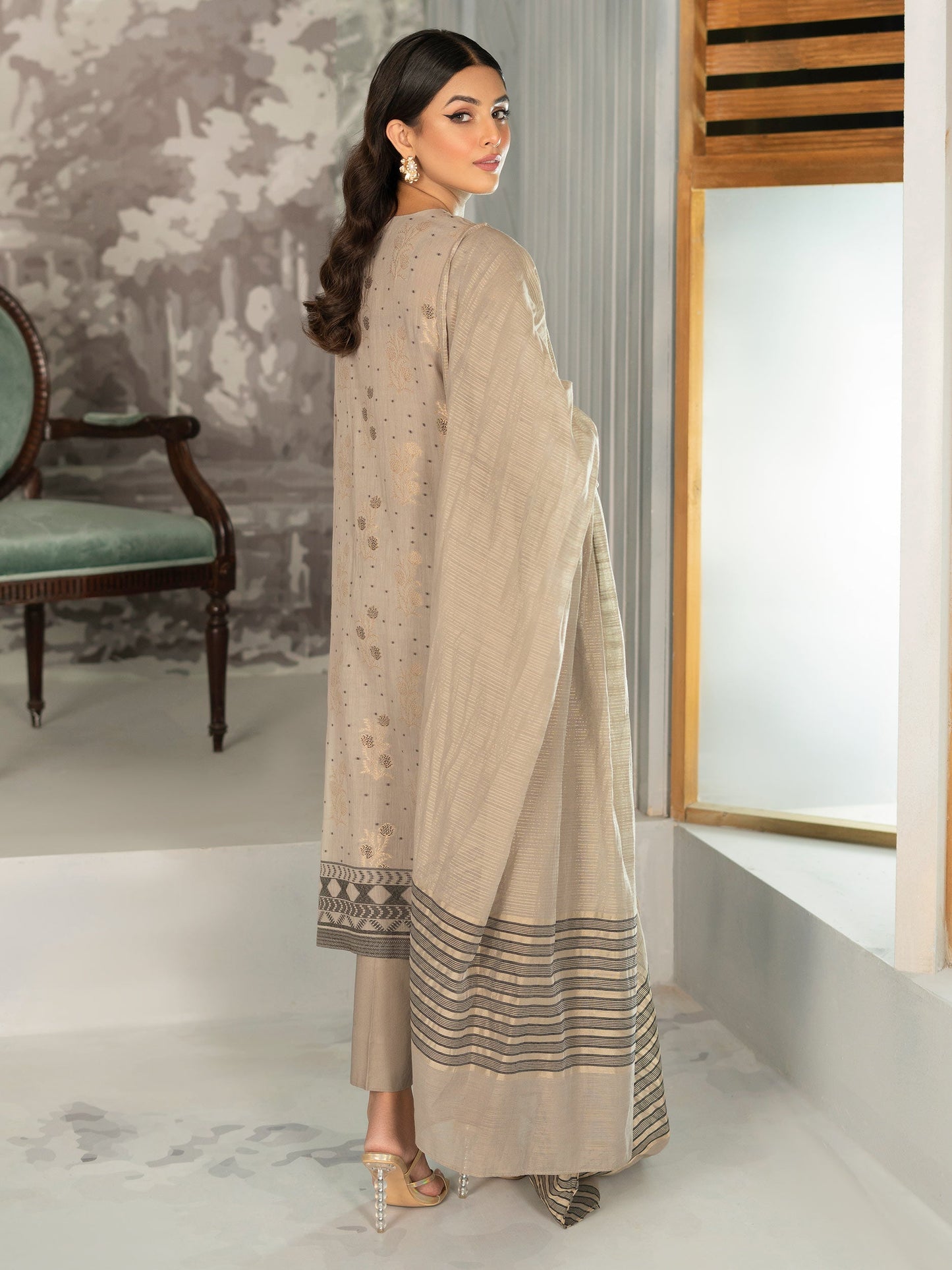 3 Piece Embroidered Jacquard Suit