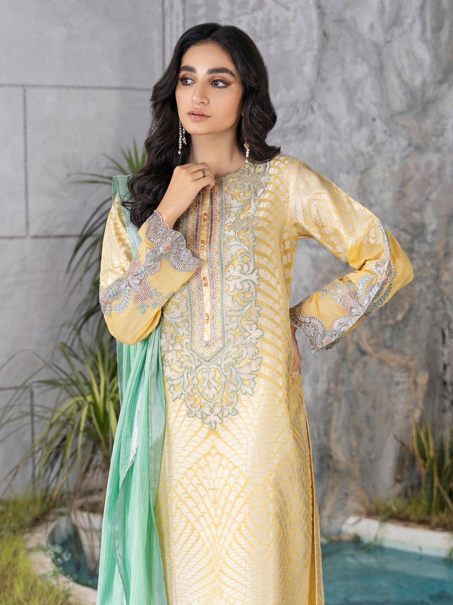 2 Piece Embroidered Jacquard Suit