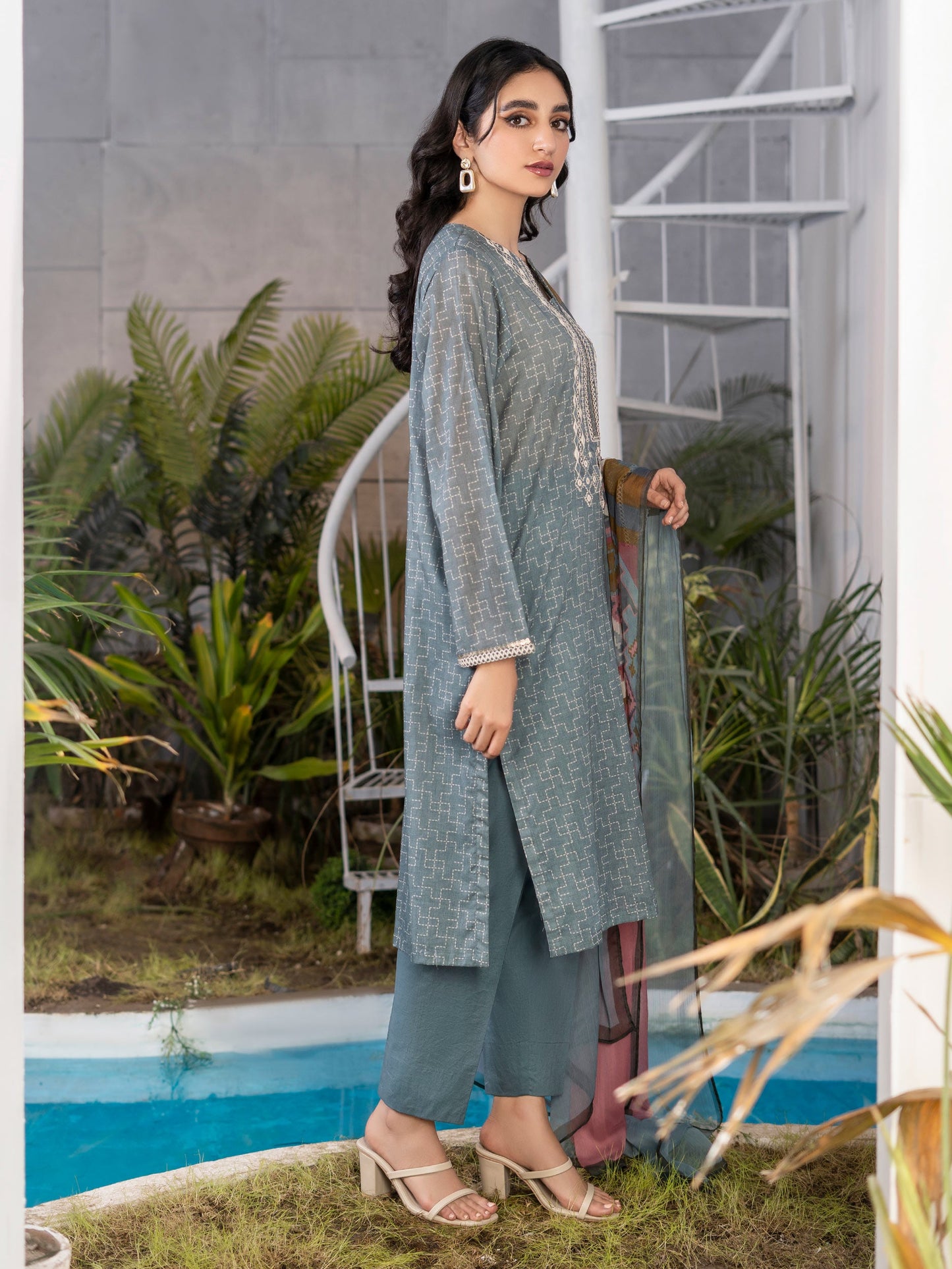 3 Piece Embroidered Lawn Suit