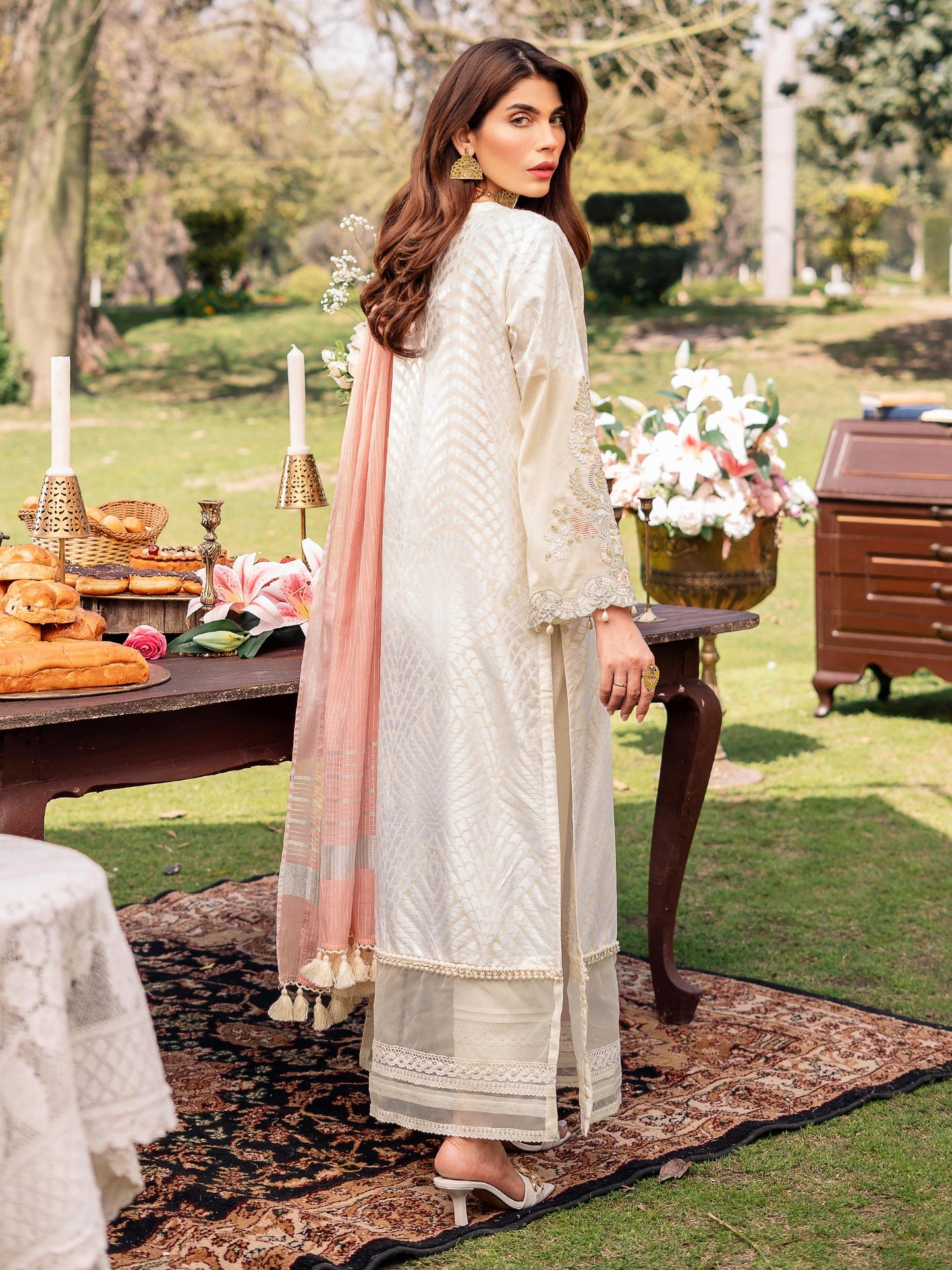 2 Piece Embroidered Jacquard Suit