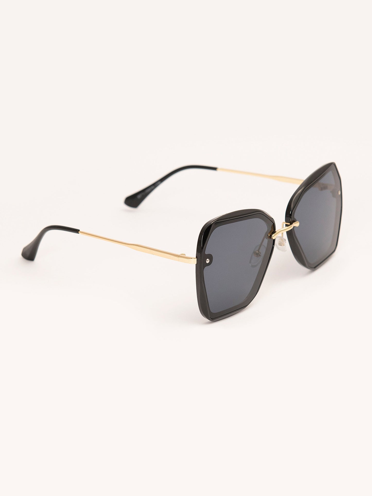 OVERSIZED RETRO SUNGLASSES