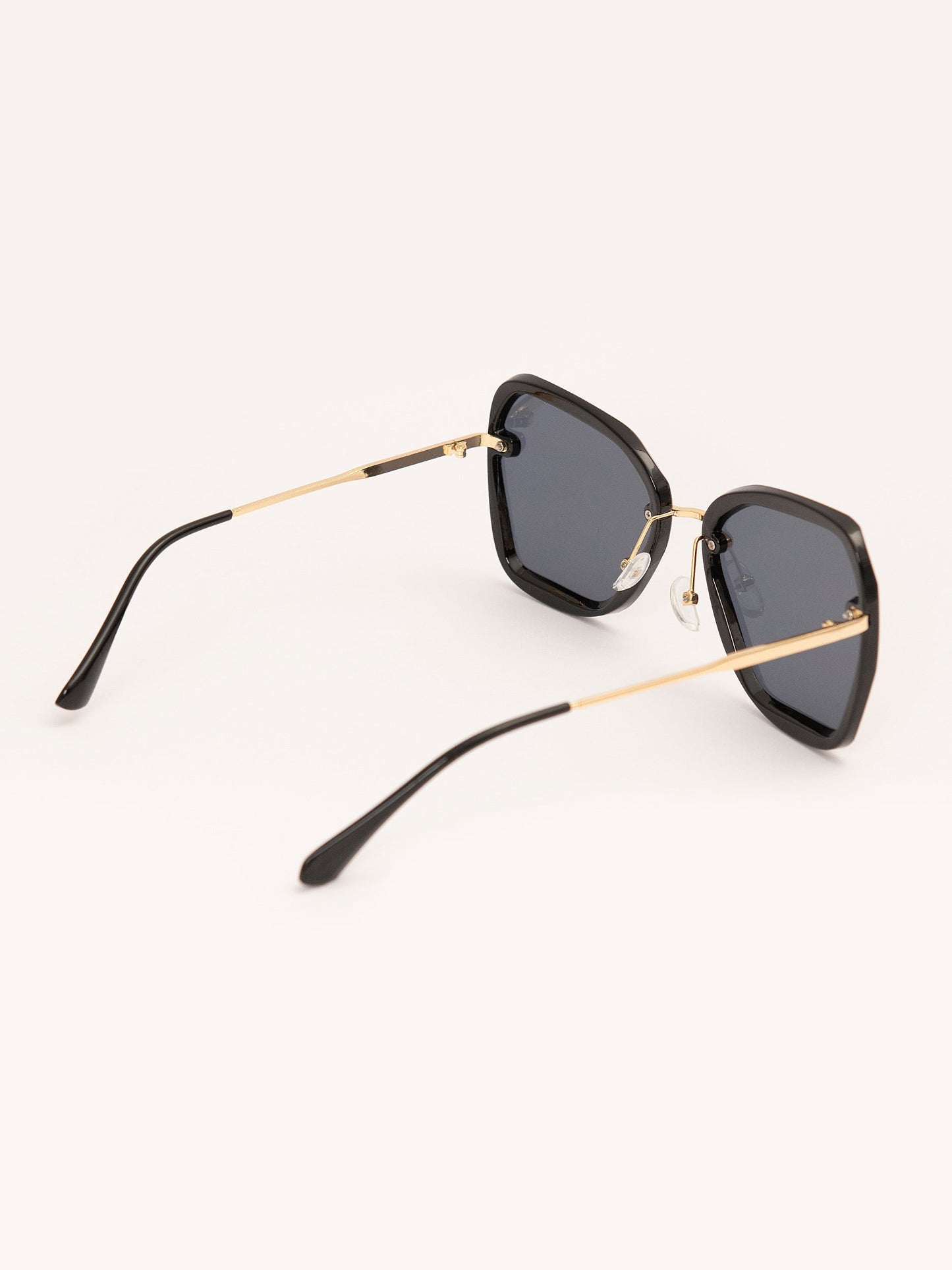 OVERSIZED RETRO SUNGLASSES