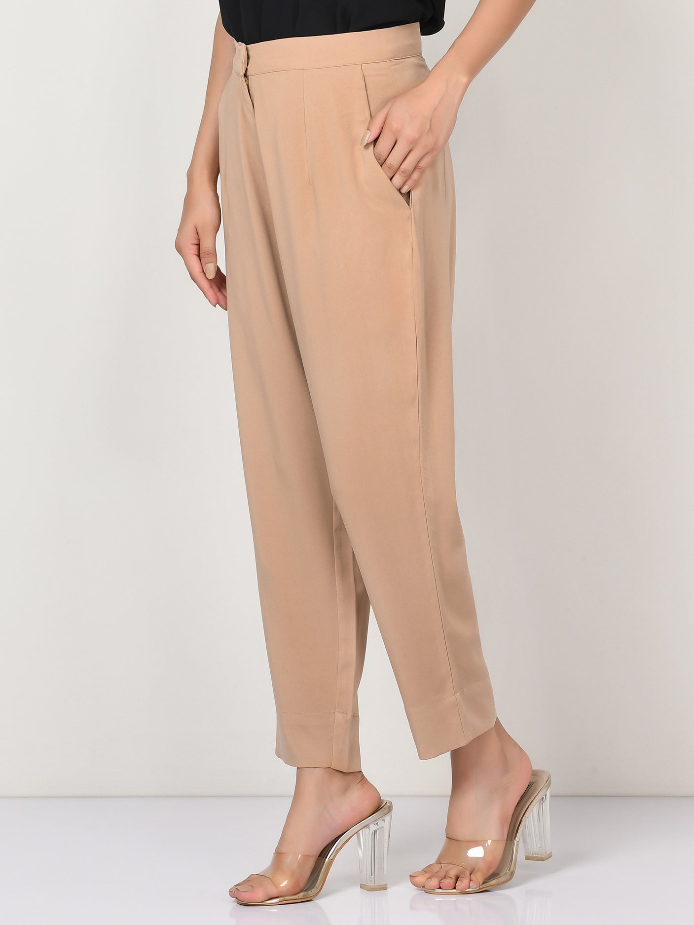 Pocketed Grip Trouser