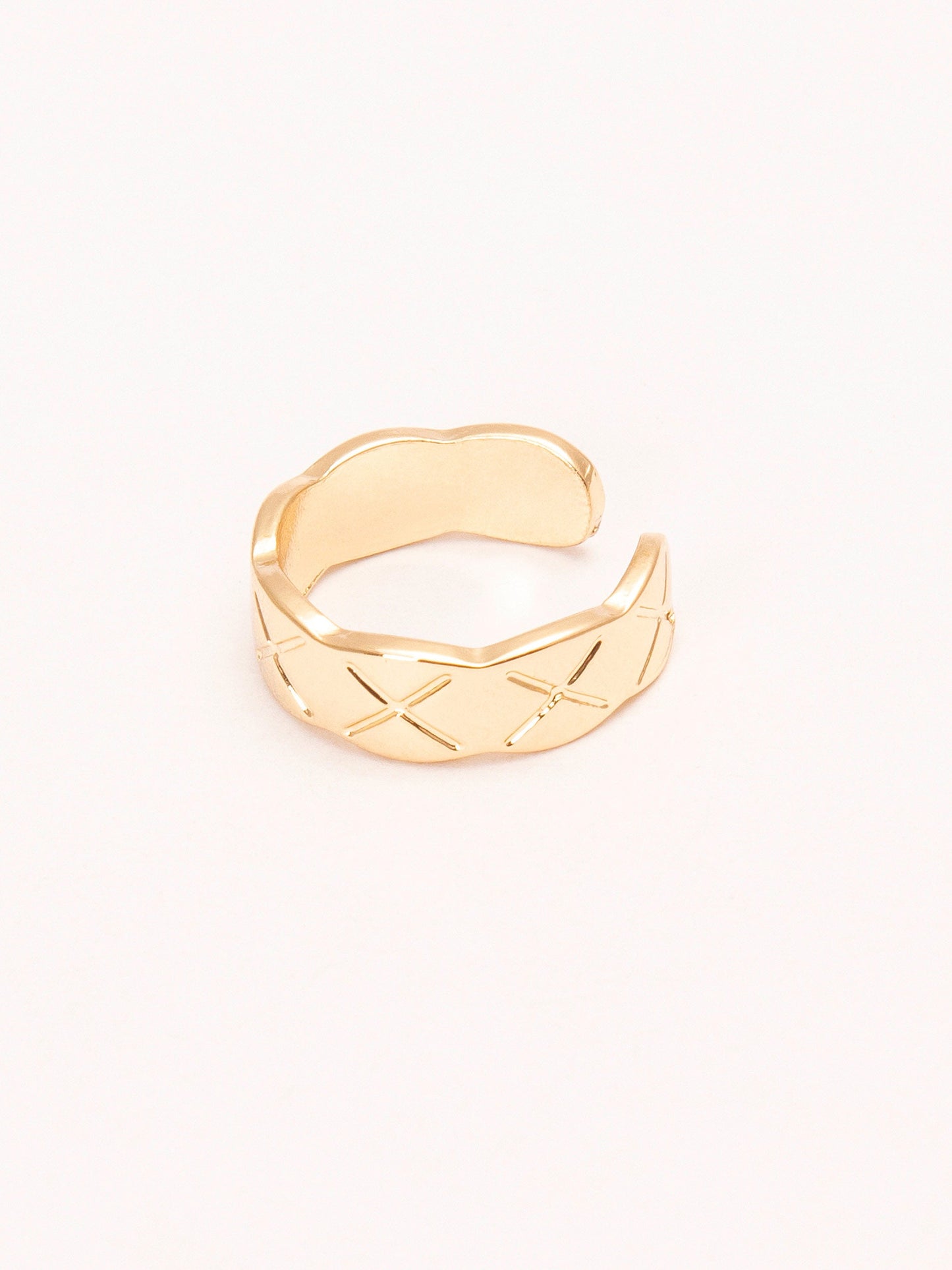 Criss-Cross Ring