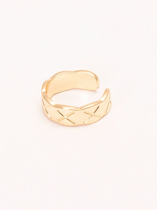 Criss-Cross Ring