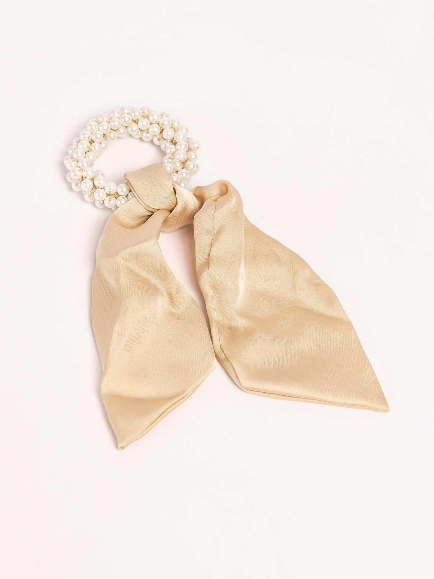 Pearl Scrunchie With Tail