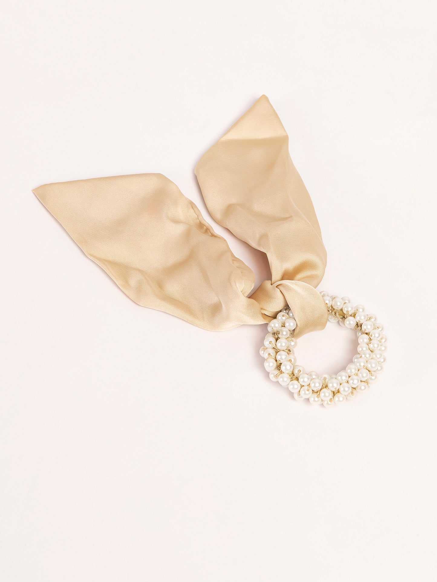 Pearl Scrunchie With Tail