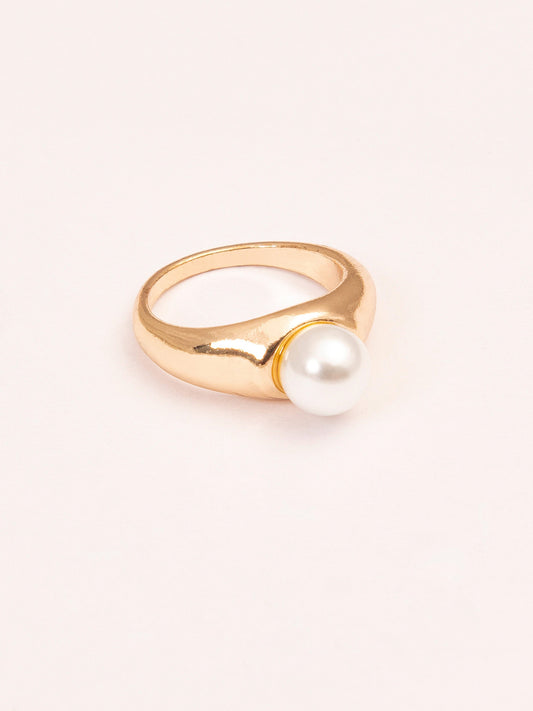 Classic Pearl Ring