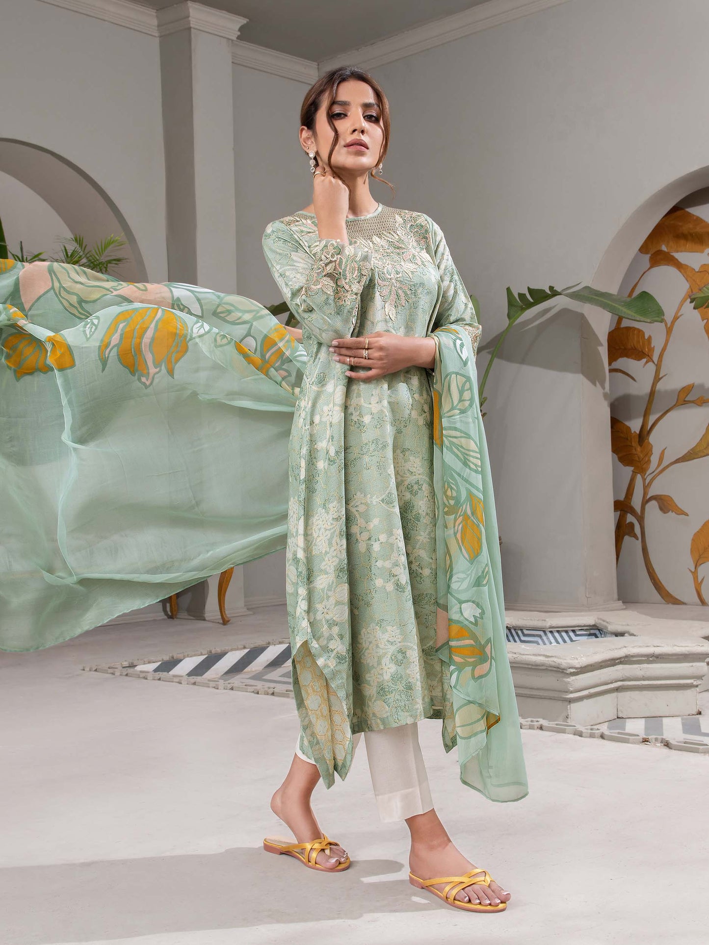 Embroidered Jacquard 2 Piece Suit